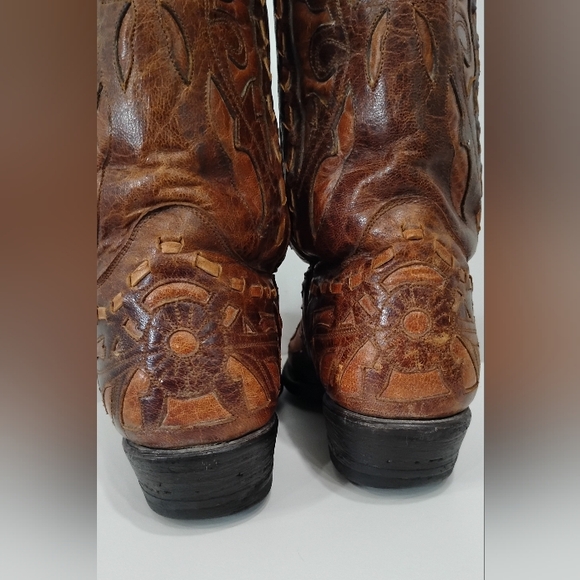 VINTAGE HANDTOOLED LEATHER COWBOY BOOTS - Picture 9 of 13